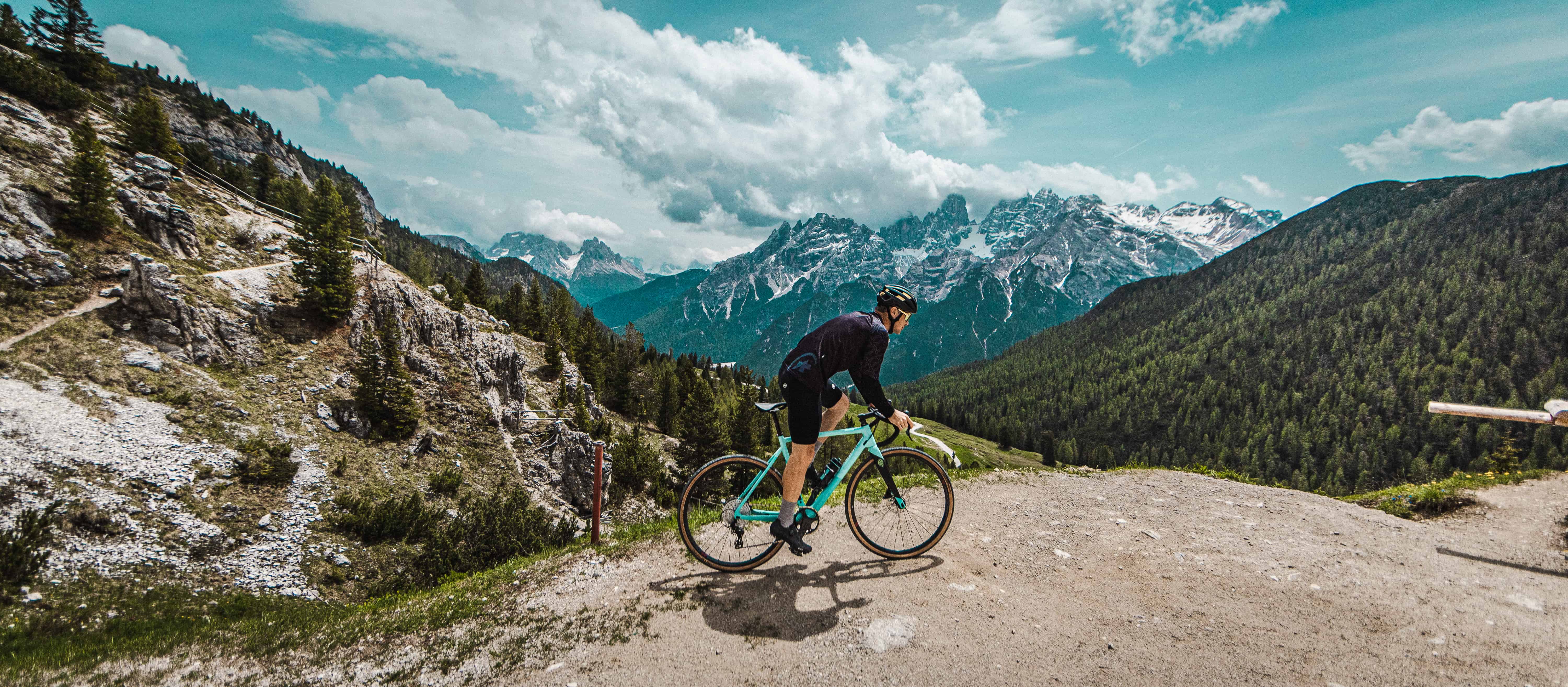 Zampediverse-A road movie for Bianchi